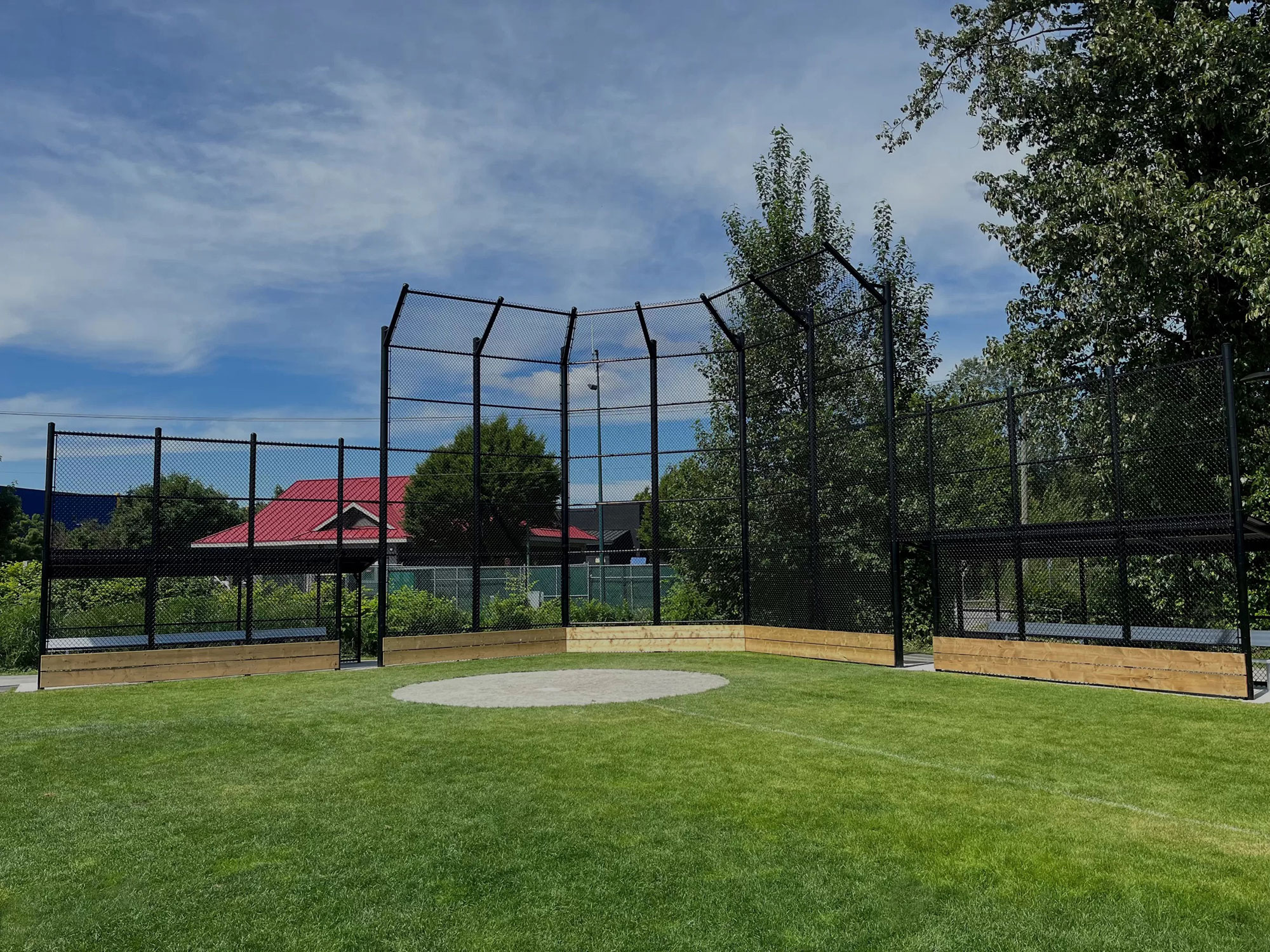 Fence installation company Vancouver Raybern Erectors